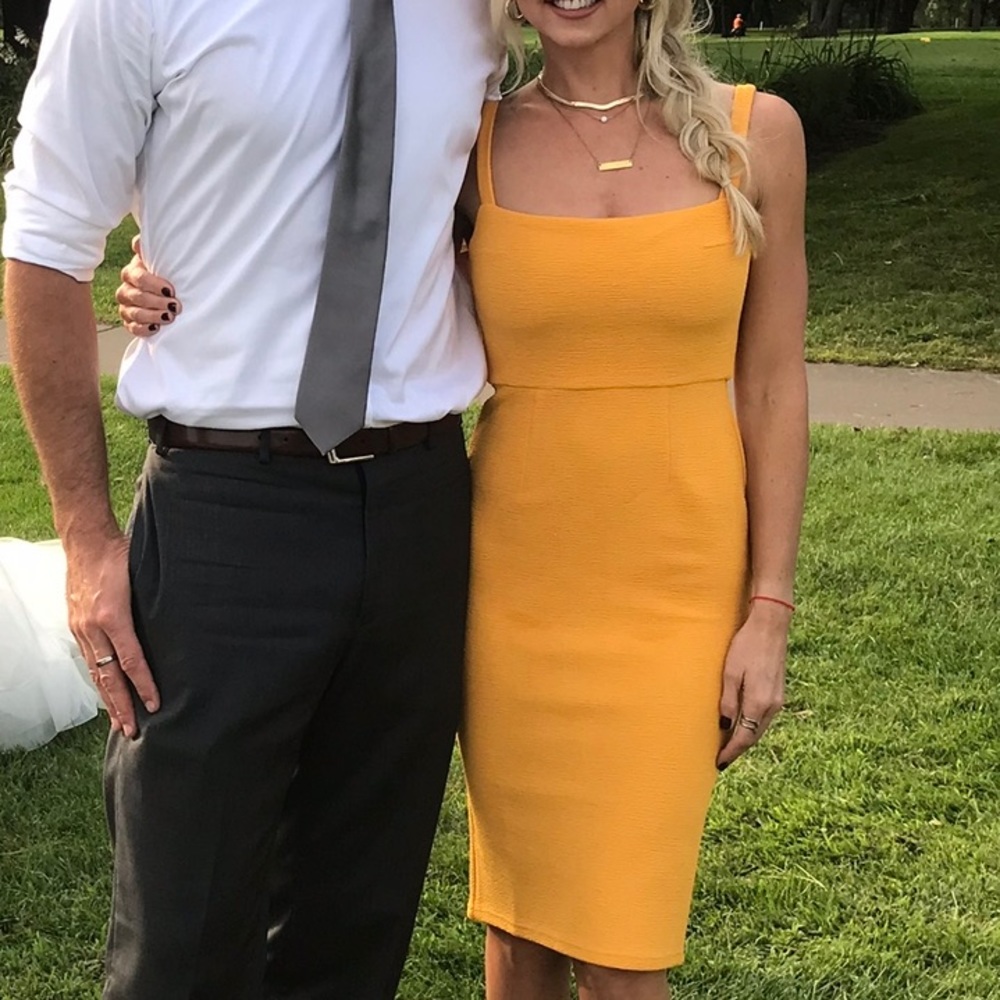 Selfie Leslie yellow bodycon dress